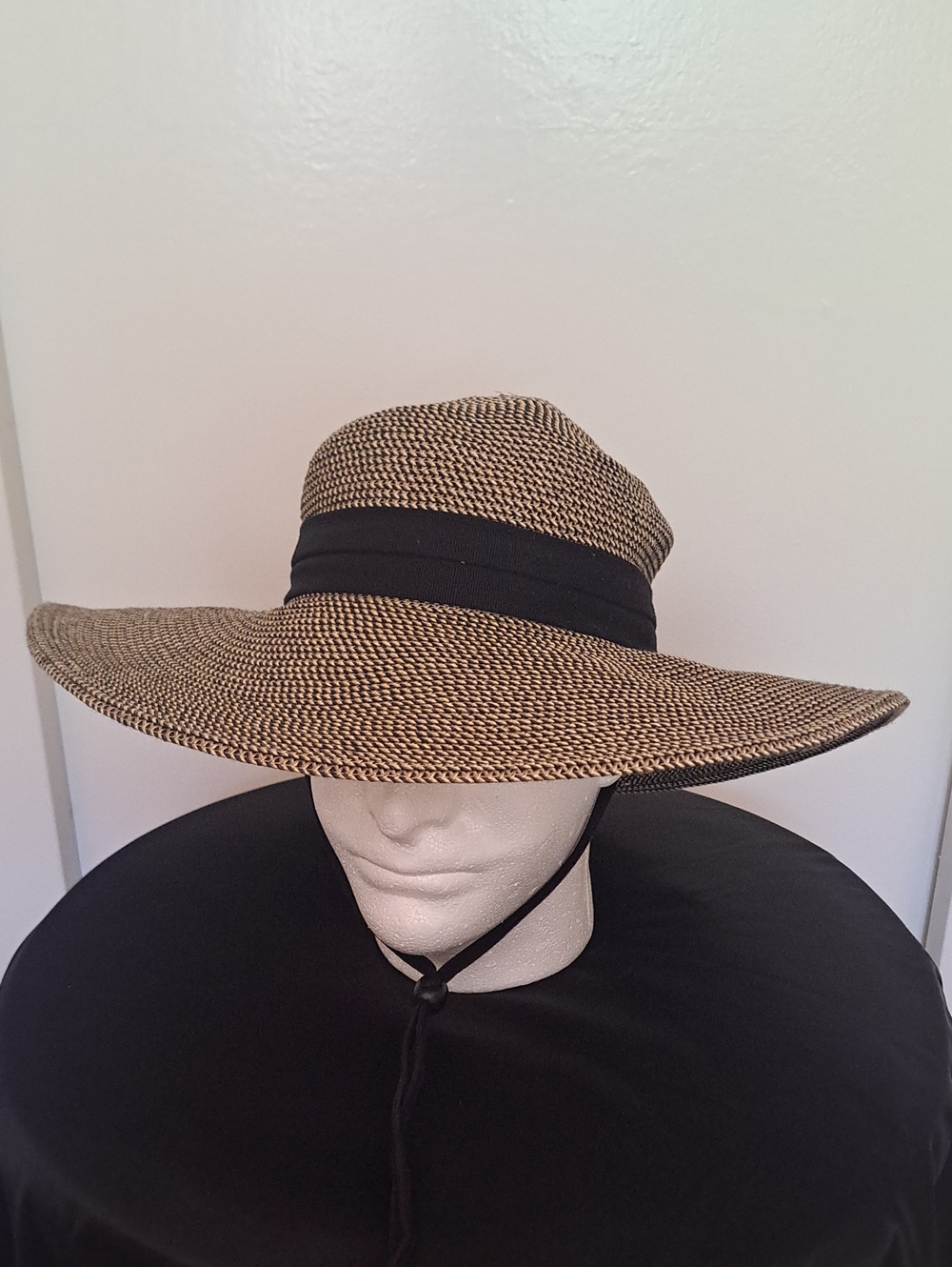 Solar escape Hat Sun Women's Wide Brim Straw with Black band Adjustable Cord